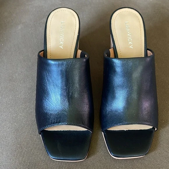 New in Box Nordstrom Block Heel Black Leather Mules size 7 - Picture 2 of 9